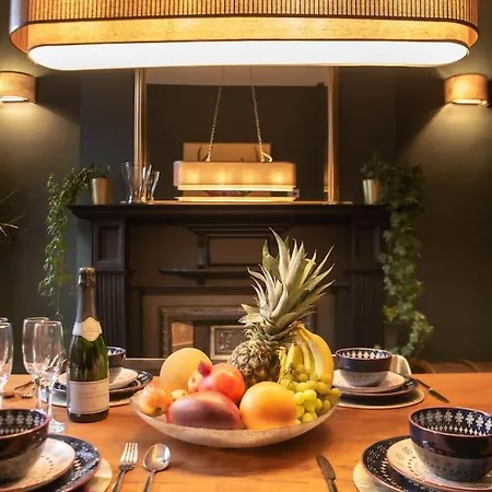 Escape 2 Unwind, Victorian Elegance - Sleeps 6 * York