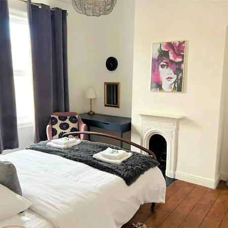 Nyaraló Escape 2 Unwind, Victorian Elegance - Sleeps 6